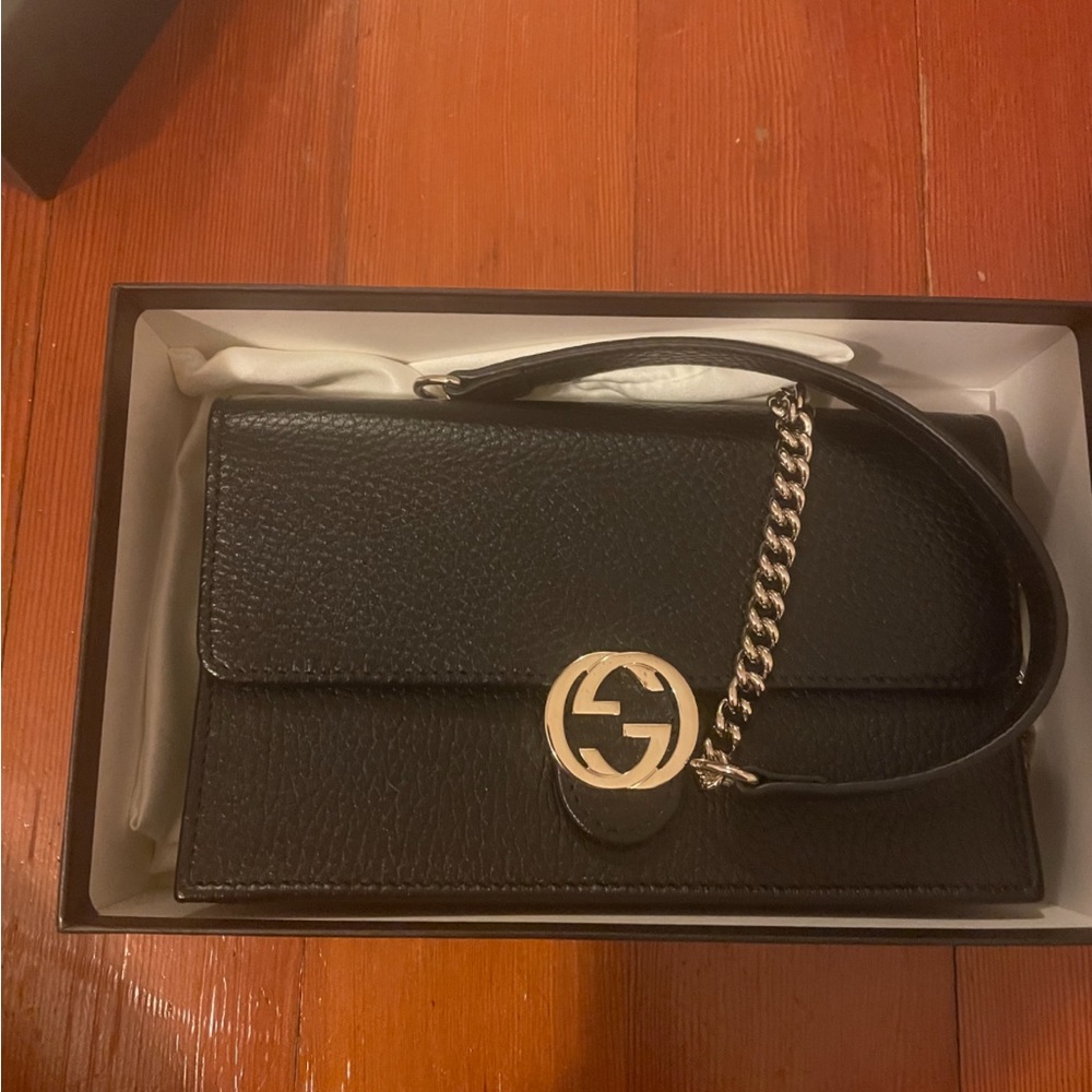 Gucci black crossbody black leather purse cross body brand new. 4”tall 7 across